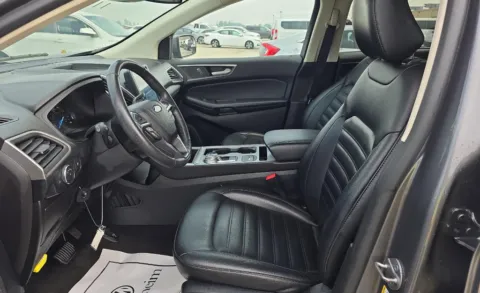 More photos of 2022 Ford Edge SEL at Cassill Motors, IA