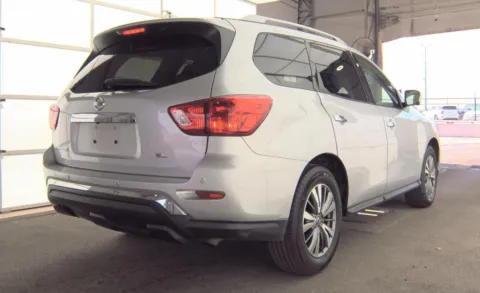 More photos of 2019 Nissan Pathfinder SL at Cassill Motors, IA