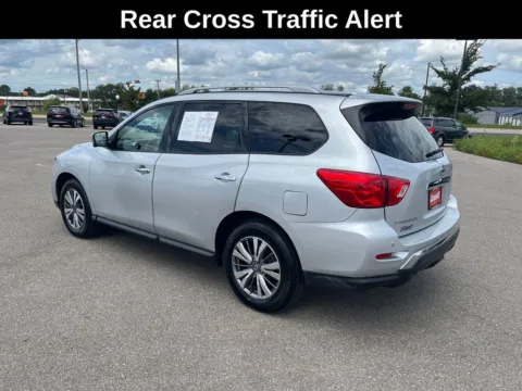 Another view of 2019 Nissan Pathfinder SL for sale in Cedar Rapids, IA at Cassill Motors
