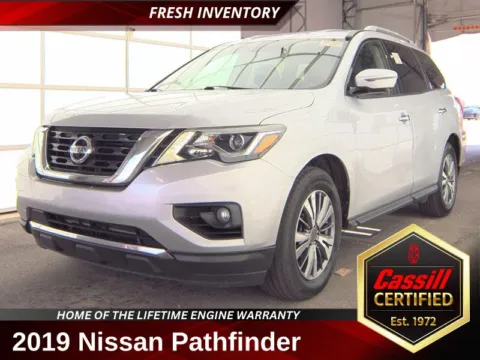 Silver 2019 Nissan Pathfinder SL for sale in Cedar Rapids, IA