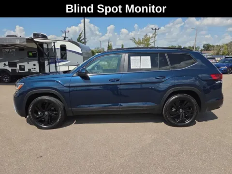 Photos of 2022 Volkswagen Atlas 3.6L V6 SE w/Technology for sale in Cedar Rapids, IA at Cassill Motors