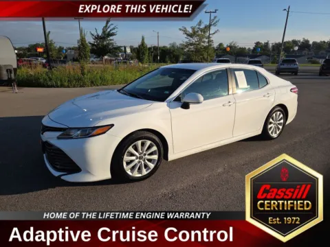 White 2018 Toyota Camry LE for sale in Cedar Rapids, IA