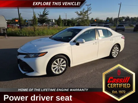 White 2018 Toyota Camry LE for sale in Cedar Rapids, IA