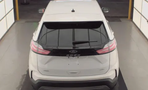 More photos of 2022 Ford Edge SEL at Cassill Motors, IA