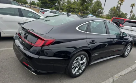 More photos of 2023 Hyundai Sonata SEL at Cassill Motors, IA