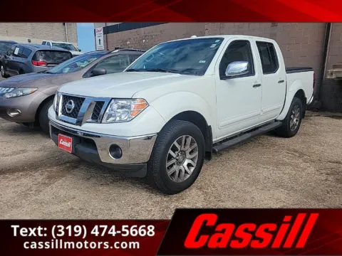 White 2013 Nissan Frontier SL for sale in Cedar Rapids, IA