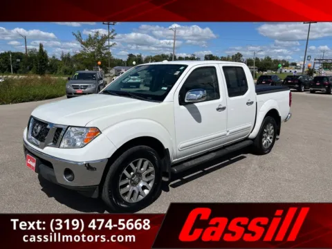 White 2013 Nissan Frontier SL for sale in Cedar Rapids, IA
