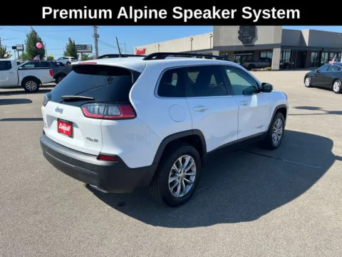 More photos of 2022 Jeep Cherokee Latitude Lux at Cassill Motors, IA