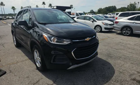 More photos of 2022 Chevrolet Trax LT at Cassill Motors, IA