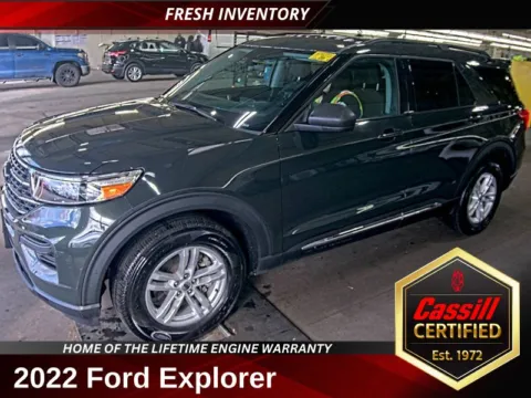 Green 2022 Ford Explorer XLT for sale in Cedar Rapids, IA