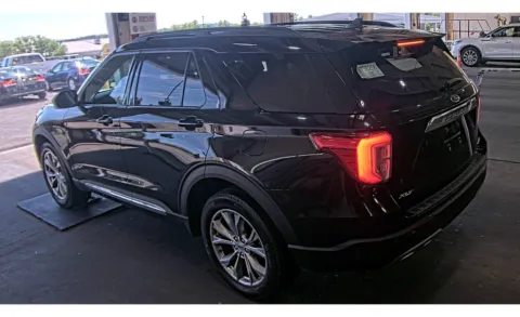 More photos of 2022 Ford Explorer XLT at Cassill Motors, IA