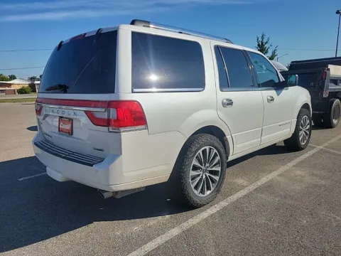 More photos of 2015 Lincoln Navigator at Cassill Motors, IA