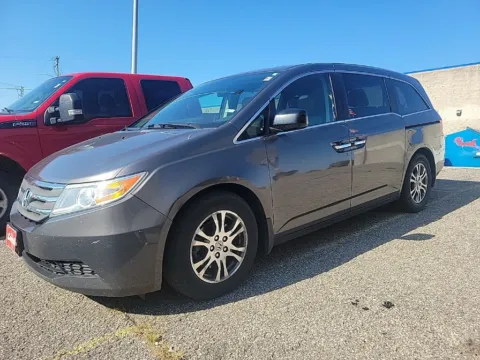 Photos of 2013 Honda Odyssey EX-L for sale in Cedar Rapids, IA at Cassill Motors