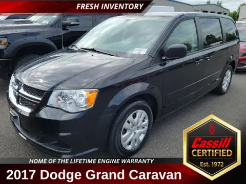 Black 2017 Dodge Grand Caravan SE for sale in Cedar Rapids, IA
