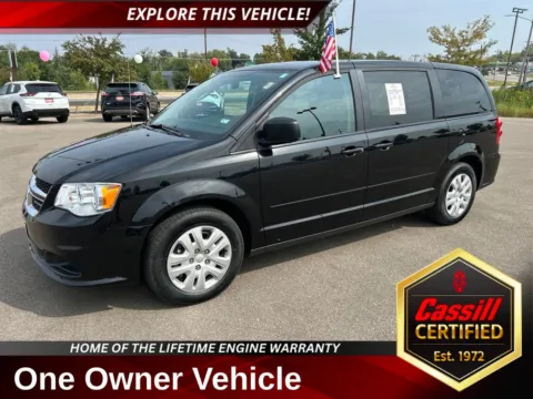 Black 2017 Dodge Grand Caravan SE for sale in Cedar Rapids, IA