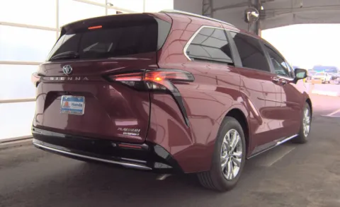 More photos of 2023 Toyota Sienna Platinum at Cassill Motors, IA