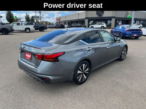 More photos of 2021 Nissan Altima 2.5 SV at Cassill Motors, IA