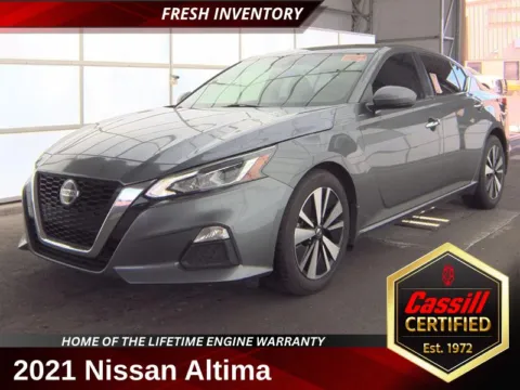 Gray 2021 Nissan Altima 2.5 SV for sale in Cedar Rapids, IA
