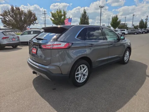 More photos of 2022 Ford Edge SEL at Cassill Motors, IA