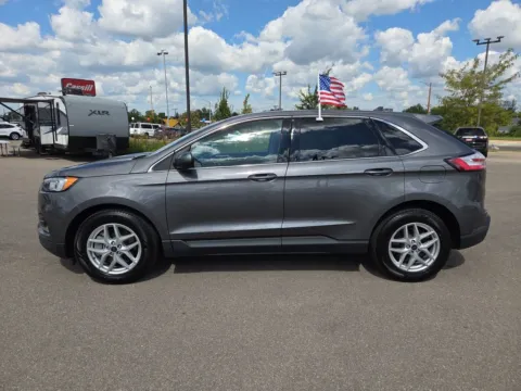 Photos of 2022 Ford Edge SEL for sale in Cedar Rapids, IA at Cassill Motors