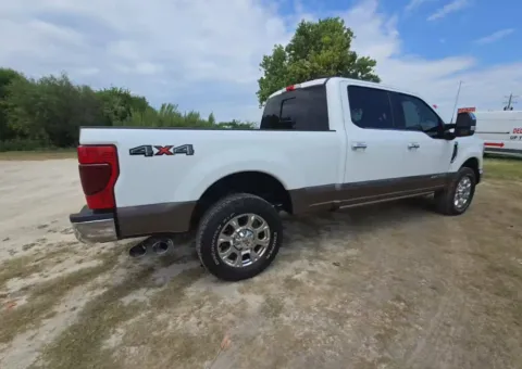More photos of 2022 Ford F-350SD King Ranch at Cassill Motors, IA