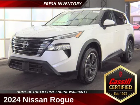 White 2024 Nissan Rogue SV for sale in Cedar Rapids, IA