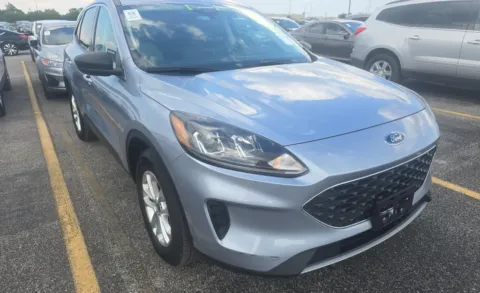 Photos of 2022 Ford Escape SE for sale in Cedar Rapids, IA at Cassill Motors