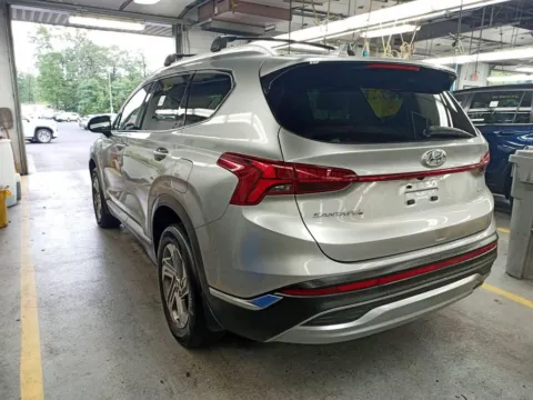 More photos of 2022 Hyundai Santa Fe SEL at Cassill Motors, IA