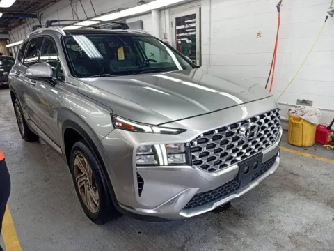 More photos of 2022 Hyundai Santa Fe SEL at Cassill Motors, IA