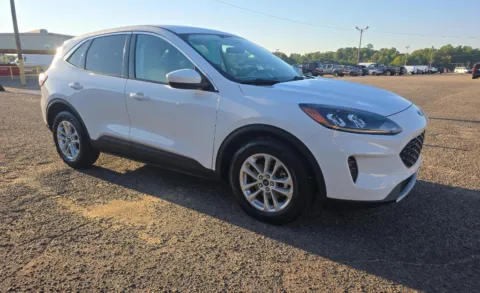 Photos of 2021 Ford Escape Hybrid SE for sale in Cedar Rapids, IA at Cassill Motors