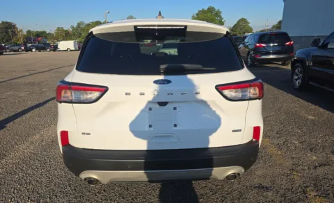 More photos of 2021 Ford Escape Hybrid SE at Cassill Motors, IA