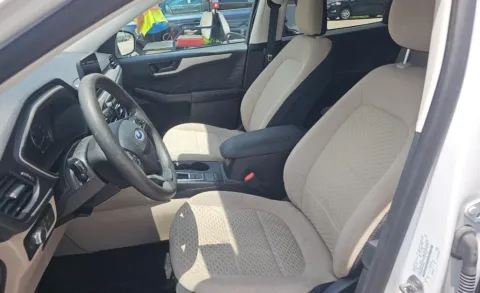 More photos of 2022 Ford Escape Hybrid SE at Cassill Motors, IA