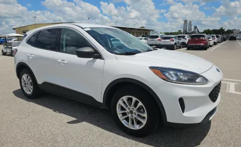 Photos of 2022 Ford Escape Hybrid SE for sale in Cedar Rapids, IA at Cassill Motors