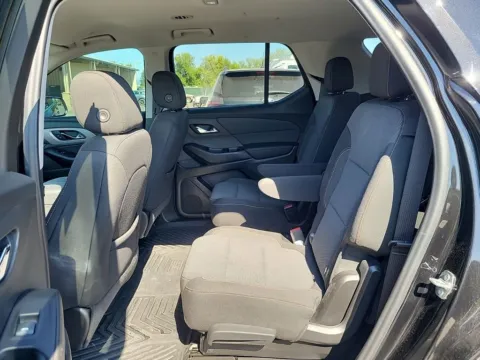 More photos of 2021 Chevrolet Traverse LT at Cassill Motors, IA