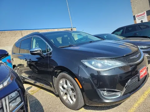 Photos of 2019 Chrysler Pacifica Limited for sale in Cedar Rapids, IA at Cassill Motors