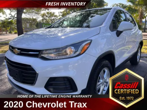 White 2020 Chevrolet Trax LS for sale in Cedar Rapids, IA