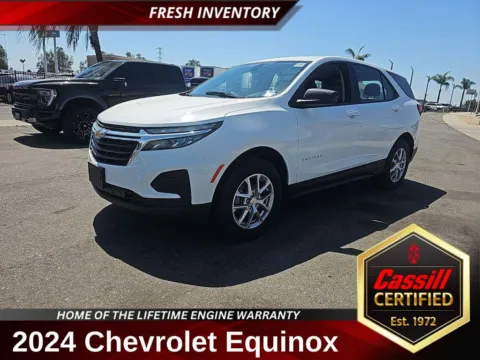 White 2024 Chevrolet Equinox LS for sale in Cedar Rapids, IA
