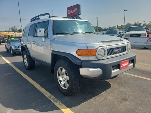 Photos of 2007 Toyota FJ Cruiser for sale in Cedar Rapids, IA at Cassill Motors