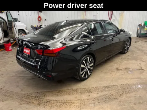 More photos of 2021 Nissan Altima 2.0 SR at Cassill Motors, IA