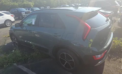 More photos of 2023 Kia Niro Plug-In Hybrid EX at Cassill Motors, IA