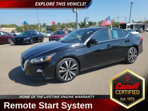 Black 2021 Nissan Altima 2.0 SR for sale in Cedar Rapids, IA