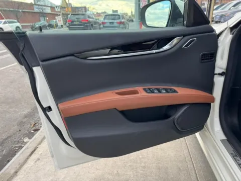 More photos of 2022 Maserati Ghibli Modena Q4 at Cassill Motors, IA