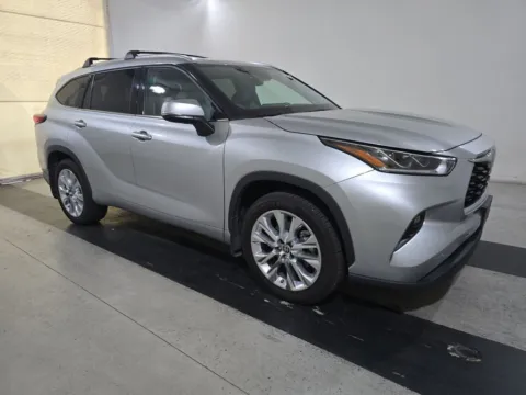 Photos of 2021 Toyota Highlander Limited for sale in Cedar Rapids, IA at Cassill Motors