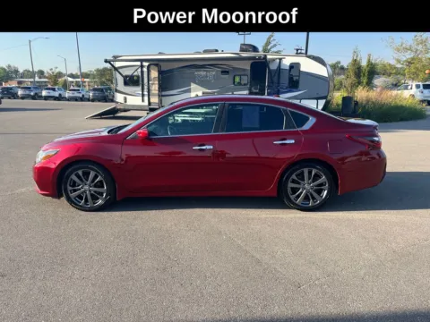 Photos of 2018 Nissan Altima 2.5 SR for sale in Cedar Rapids, IA at Cassill Motors