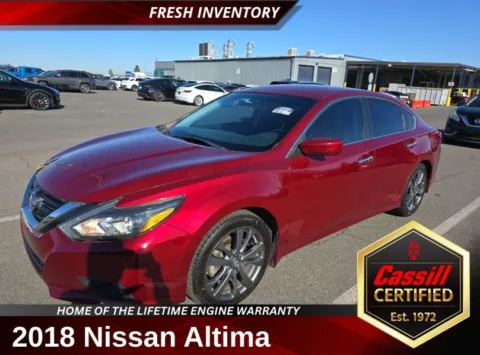Red 2018 Nissan Altima 2.5 SR for sale in Cedar Rapids, IA