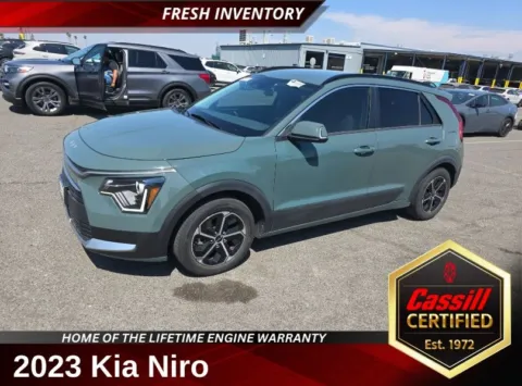 Green 2023 Kia Niro EX for sale in Cedar Rapids, IA