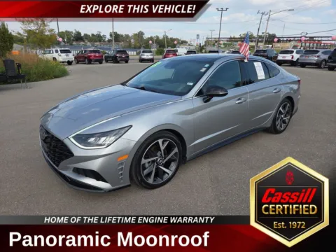 Silver 2022 Hyundai Sonata SEL Plus for sale in Cedar Rapids, IA