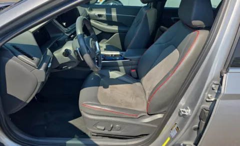 More photos of 2022 Hyundai Sonata SEL Plus at Cassill Motors, IA