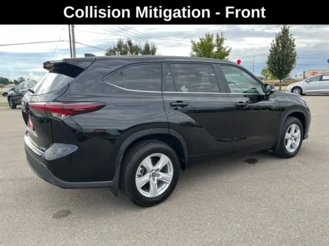 More photos of 2024 Toyota Highlander LE at Cassill Motors, IA