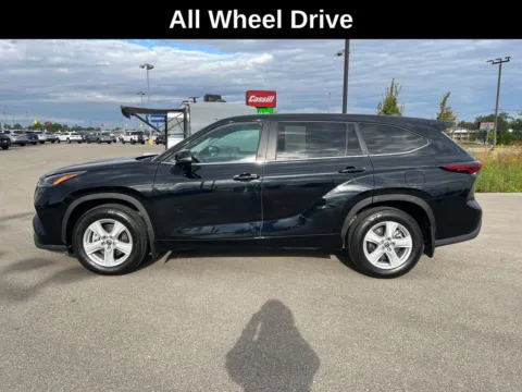 Photos of 2024 Toyota Highlander LE for sale in Cedar Rapids, IA at Cassill Motors